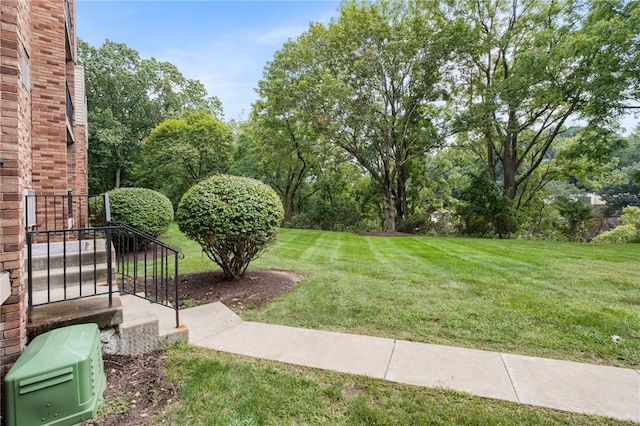 595 Calais Dr Unit 324, Mccandless, PA 15237 - view of green lawn