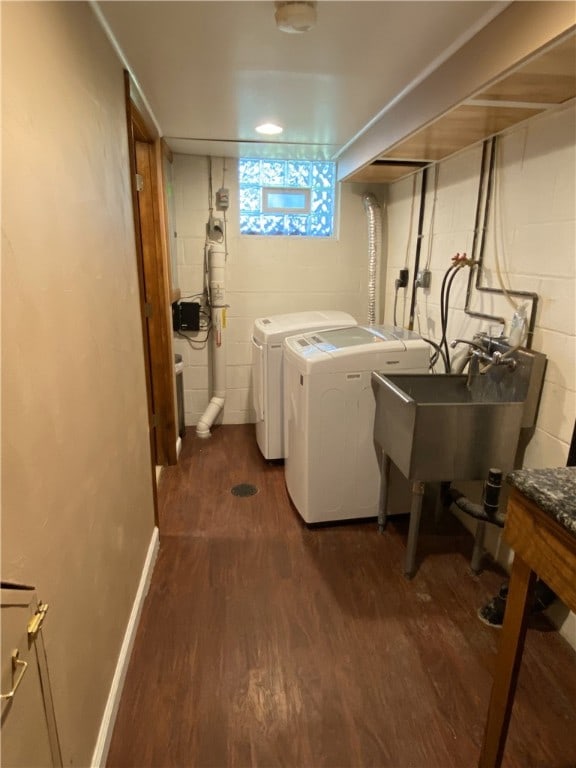 728 Heathergate, Indiana Twp Nal, PA 15238 - laundry area featuring washer and dryer, dark wood-style floors, and concrete block wall