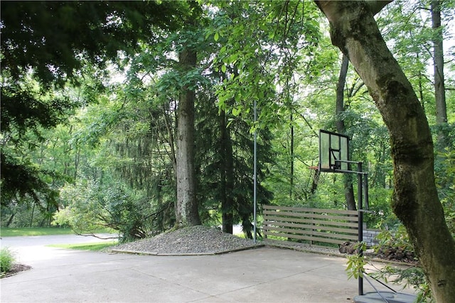 728 Heathergate, Indiana Twp Nal, PA 15238 - view of sport court featuring a view of trees