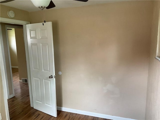 157 Suncrest Dr, Verona, PA 15147 - empty room with ceiling fan, baseboards, dark wood finished floors, and a smoke detector