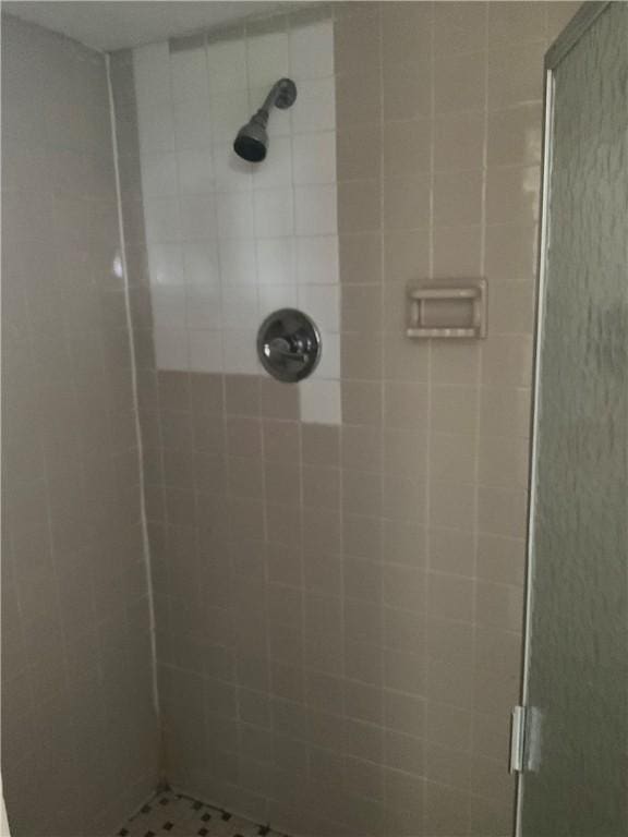 157 Suncrest Dr, Verona, PA 15147 - bathroom featuring a stall shower