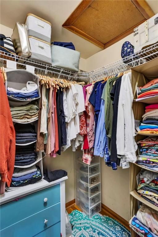 600 Buckingham Dr, Hempfield Twp, PA 15601 - view of spacious closet