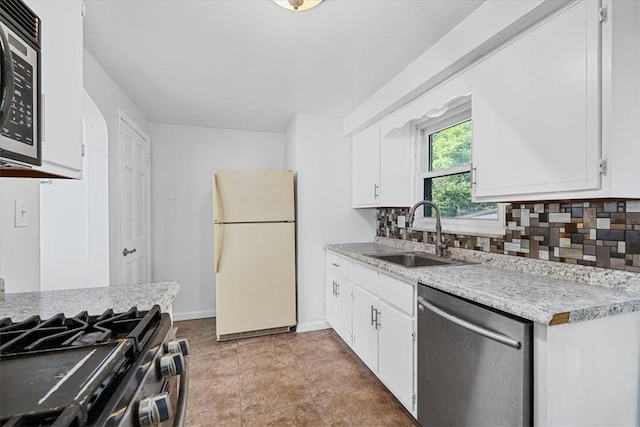 5944 Keefe St, Lincoln Place, PA 15207 - photo 8
