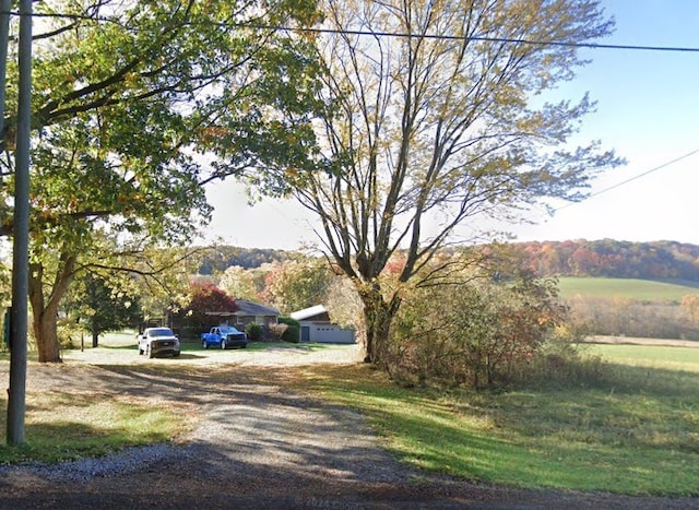 746 Hecla Rd, Mount Pleasant Twp Wml, PA 15666 - view of dirt / gravel driveway