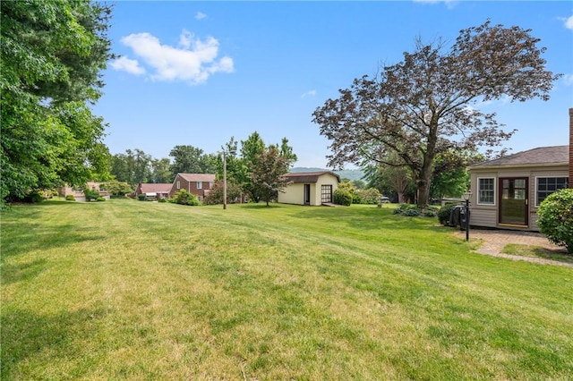 420 N St, Springdale Boro, PA 15144 - view of grassy yard featuring an outbuilding