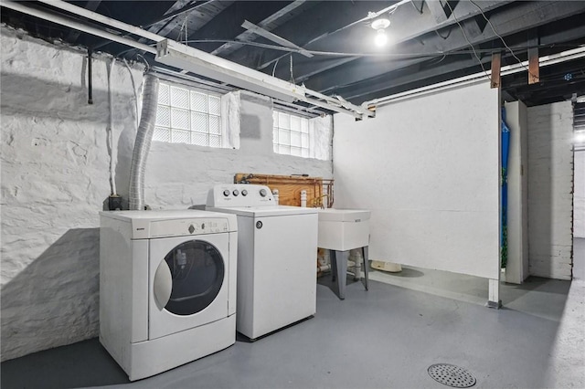 3855 Hiawatha St, Brighton Heights, PA 15212 - laundry room with washer and clothes dryer