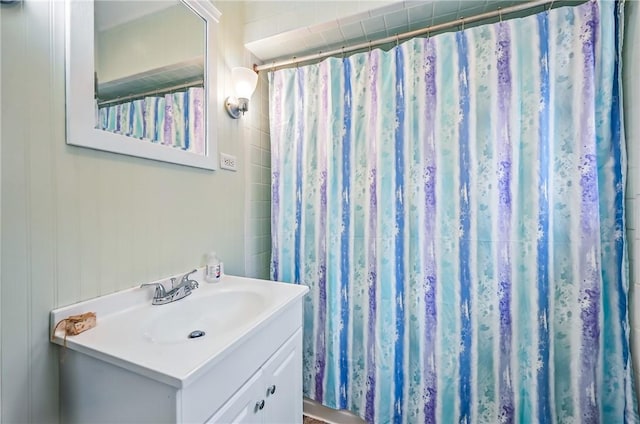 283 S 5th St, Sharpsville, PA 16150 - bathroom with vanity and curtained shower