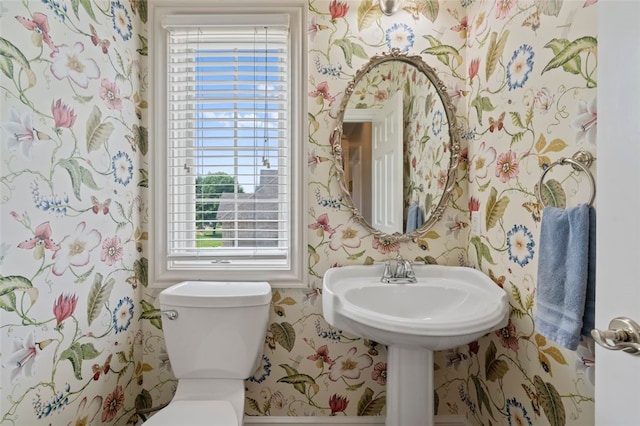 112 Beaver Creek Ct, Sewickley, PA 15143 - half bath with wallpapered walls and toilet