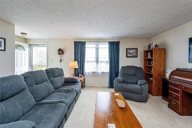 204 Fosterville Rd, Hempfield Twp Wml, PA 15601 - living area with light colored carpet and a textured ceiling