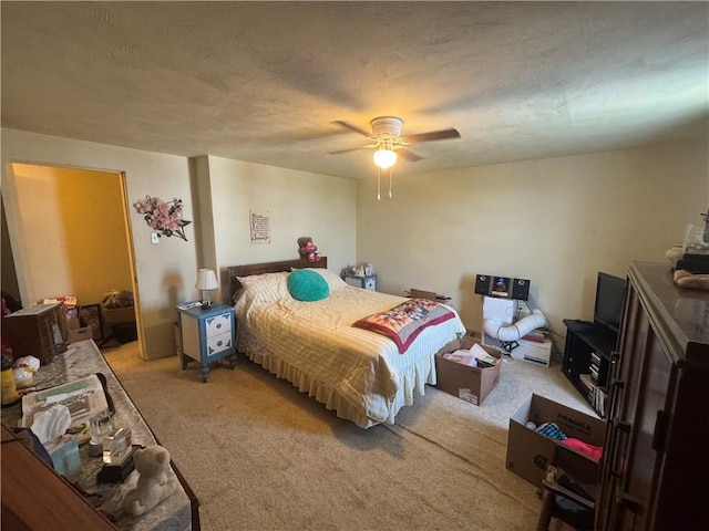 423 Lowell St, Vandergrift Wml, PA 15690 - bedroom with light colored carpet, ceiling fan, and a textured ceiling