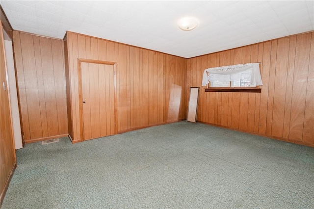 721 W Mahoning St, Punxsutawney Area School District, PA 15767 - unfurnished room featuring carpet floors and wooden walls