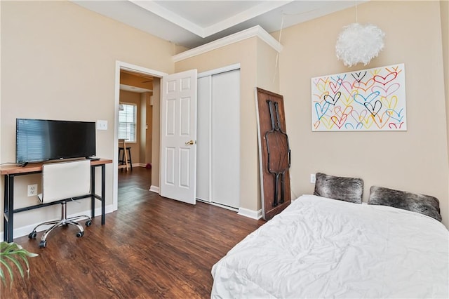 1503 Kenberma Ave, Beechview, PA 15216 - bedroom featuring wood finished floors, baseboards, a chandelier, and a closet