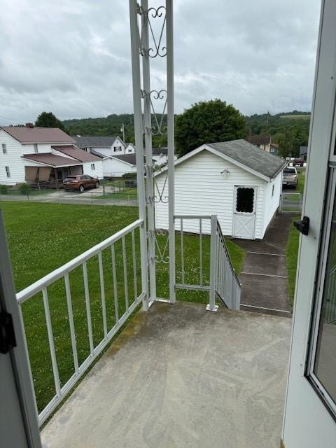 134 E Harvey Ave, Masontown, PA 15461 - porch with a yard