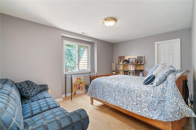 26 Indian Fields Trl, Lower Burrell, PA 15068 - bedroom with wood finished floors and baseboards