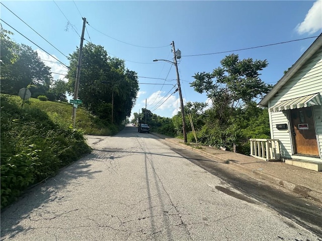 228 Walnut St, Donora, PA 15033 - view of asphalt street with street lighting