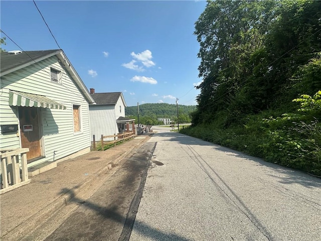 228 Walnut St, Donora, PA 15033 - view of asphalt street