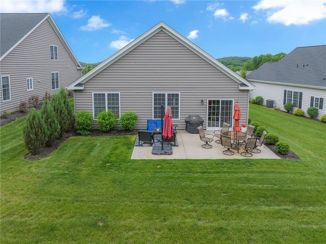 273 Jefferson Ln, Cranberry Twp, PA 16066 - back of house with a lawn and a patio area