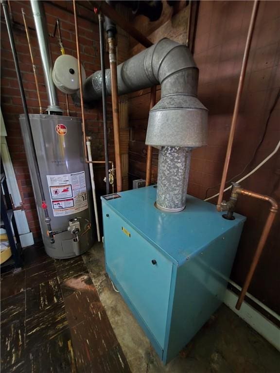229 Bluff St, Canonsburg, PA 15317 - utility room featuring gas water heater