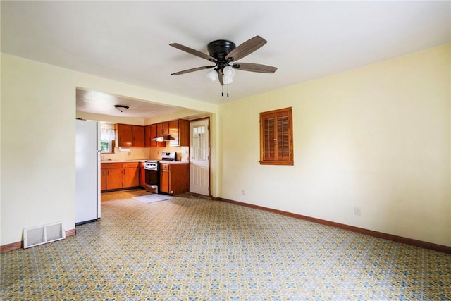 2712 State Route 351, Little Beaver Twp, PA 16120 - unfurnished living room with ceiling fan and baseboards