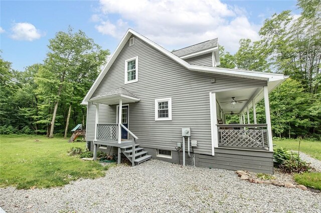 40 Walter Rd, Pine Twp Mer, PA 16127 - view of front facade featuring a front lawn and ceiling fan