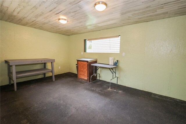 409 Summit St, Grove City Boro, PA 16127 - office space with dark colored carpet