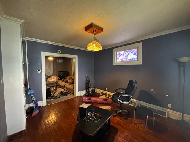 135 Hamilton Ave, Vandergrift Wml, PA 15690 - dining space with crown molding, hardwood / wood-style floors, and baseboards