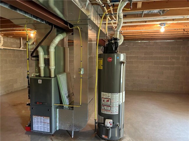 607 Crestview Ln, Lower Burrell, PA 15068 - utility room with gas water heater