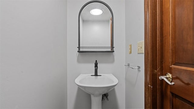 201 Clarke Rd, Buffalo Twp Wsh, PA 15323 - bathroom featuring a sink