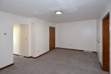 834 Evergreen Ave, Millvale, PA 15209 - photo 8