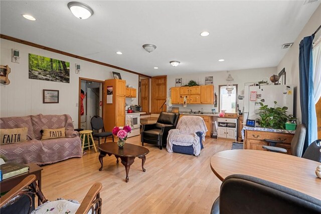 500 Kinsman Rd, Green Twp, PA 16134 - living area with light wood-style flooring, recessed lighting, and ornamental molding