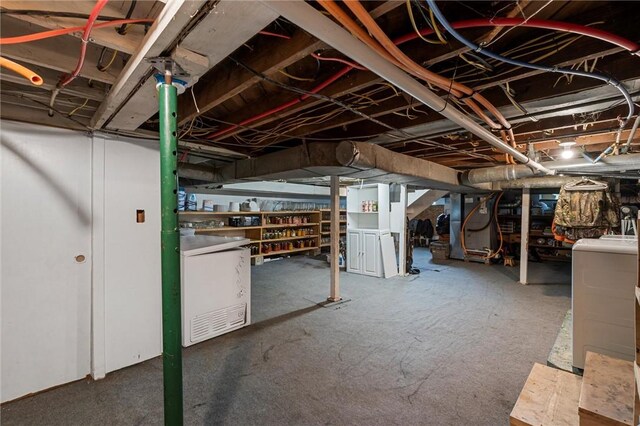 500 Kinsman Rd, Green Twp, PA 16134 - unfinished below grade area featuring washer / clothes dryer