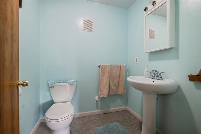 500 Kinsman Rd, Green Twp, PA 16134 - half bath with toilet and baseboards