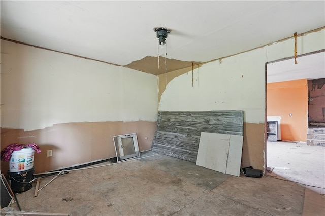 311 State Route 66, Leechburg Boro, PA 15656 - view of unfurnished living room
