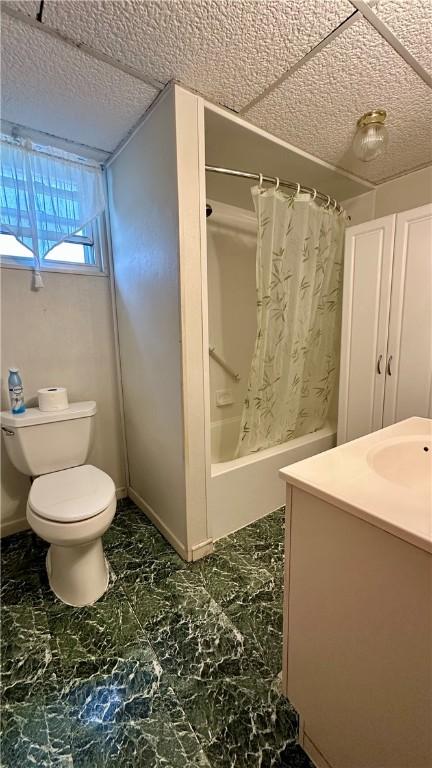 820-822 Main St, Springdale Twp, PA 15049 - full bathroom featuring toilet, vanity, shower / tub combo with curtain, and marble finish flooring