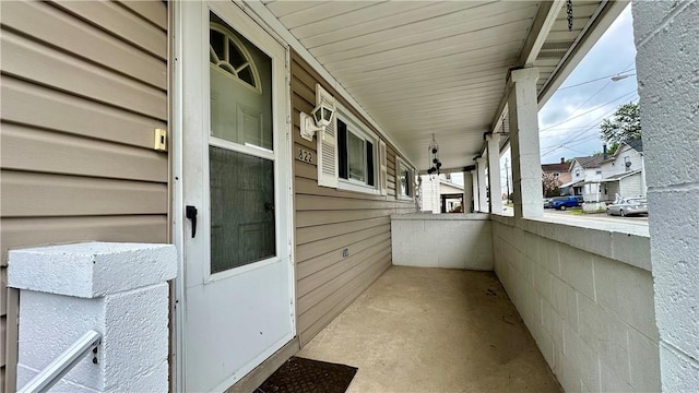 820-822 Main St, Springdale Twp, PA 15049 - view of covered porch