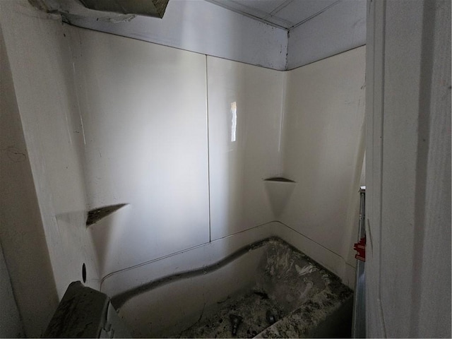 54 Elm St, Natrona Hts/Harrison Twp, PA 15065 - view of bathroom