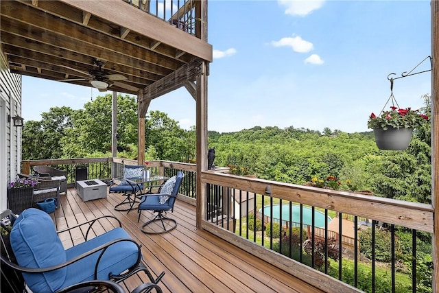 711 SE Simpson Howell, Elizabeth Twp/Boro, PA 15037 - deck with ceiling fan