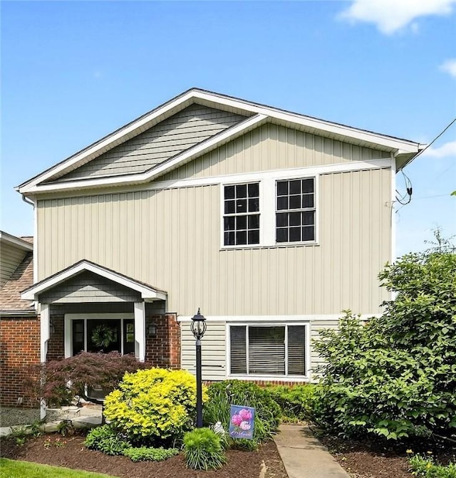 711 SE Simpson Howell, Elizabeth Twp/Boro, PA 15037 - view of front facade