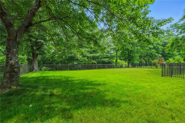 2599 Rossmoor Dr, Saint Clair, PA 15241 - photo 5