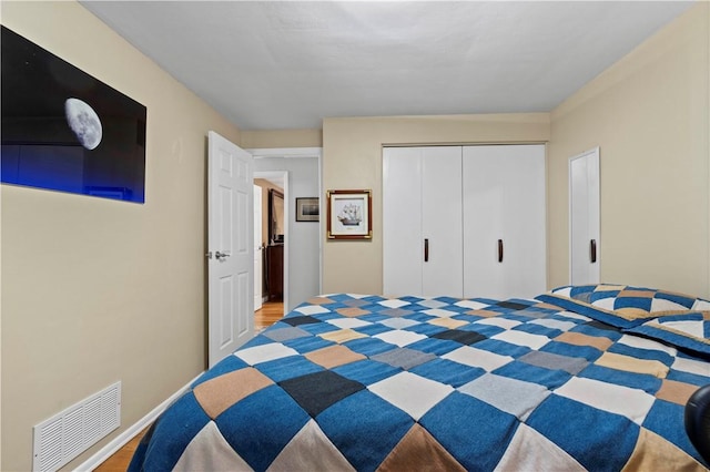3102 Albine Dr, Shaler, PA 15116 - bedroom featuring wood finished floors and a closet