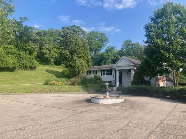 1014 State Rd, Monessen, PA 15062 - view of front facade with a front yard