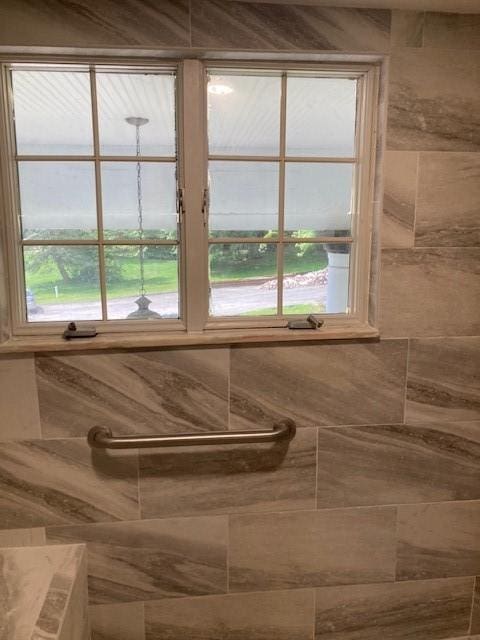 1014 State Rd, Monessen, PA 15062 - bathroom view of tiled shower