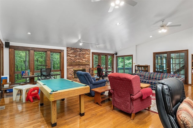 124 Oak Ln, Adams Twp, PA 16046 - rec room featuring a ceiling fan, plenty of natural light, light wood-style floors, vaulted ceiling, and recessed lighting