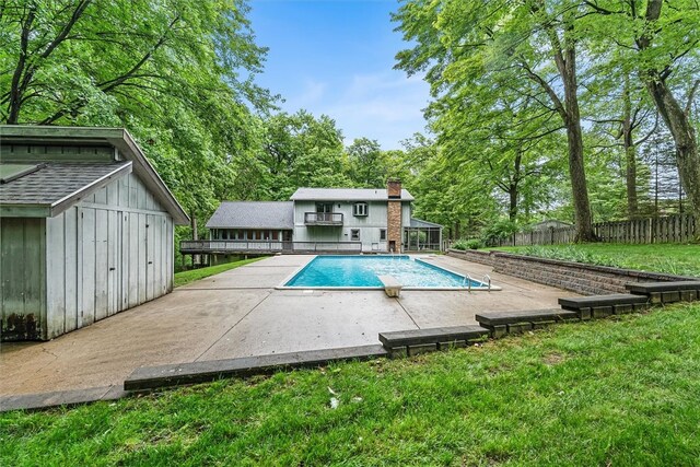124 Oak Ln, Adams Twp, PA 16046 - view of swimming pool with a patio area and a diving board