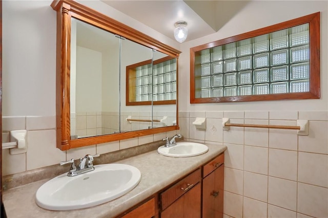 3473 Old Pulaski Rd, Wilmington Twp, PA 16105 - full bathroom featuring double vanity
