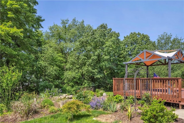 360 Steeplechase Dr, Cranberry Twp, PA 16066 - view of yard featuring a wooden deck