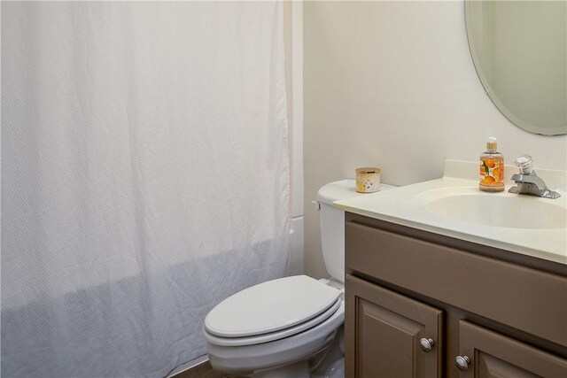 130 Sewickley Farm Cir, Marshall, PA 16046 - bathroom with vanity and shower / bathtub combination with curtain
