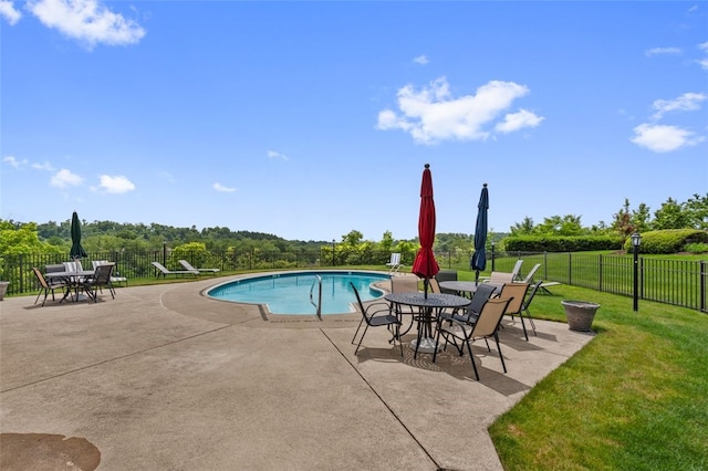 6422 Jefferson Pointe Cir, Jefferson Hills, PA 15025 - view of swimming pool with a patio and outdoor dining space