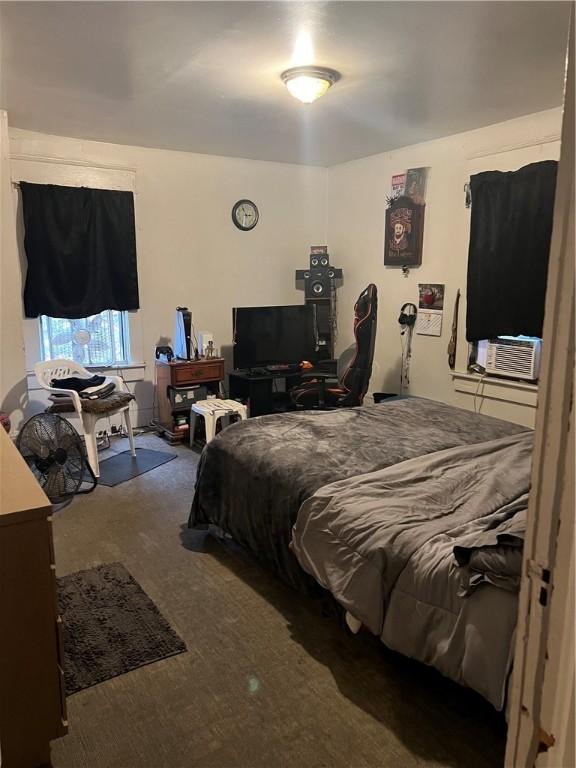 907 E Washington St, New Castle/4Th, PA 16101 - bedroom with carpet flooring and cooling unit