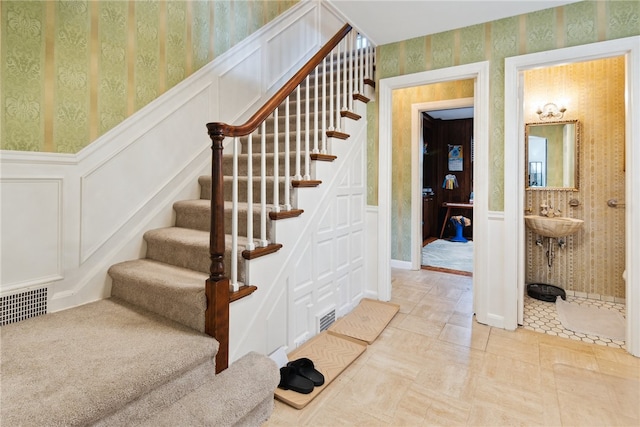 1374 Navahoe Dr, Mt Lebanon, PA 15228 - photo 5